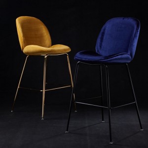 Beetle Bar Chair LC717